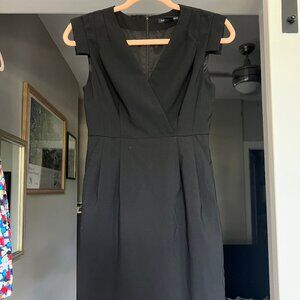 Sleeveless pleated v-neck work office dress